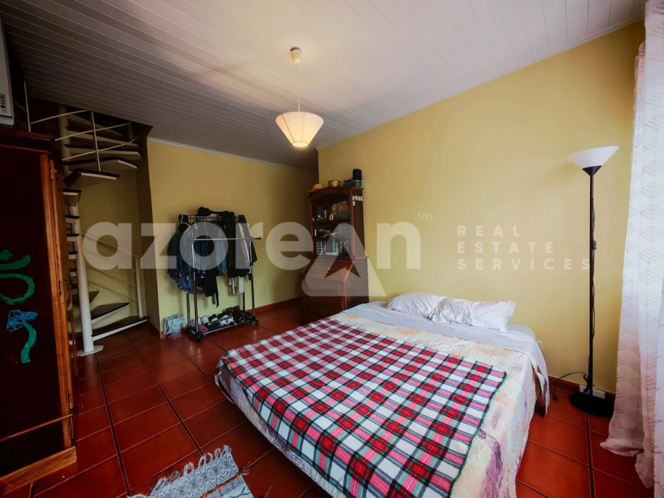 Moradia T3 para Venda em Rabo de Peixe Foto 21