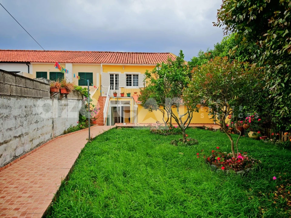 Moradia T3 para Venda em Rabo de Peixe Foto 25