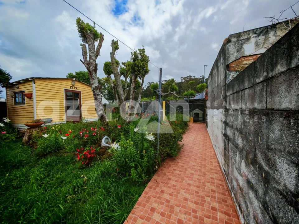 Moradia T3 para Venda em Rabo de Peixe Foto 26