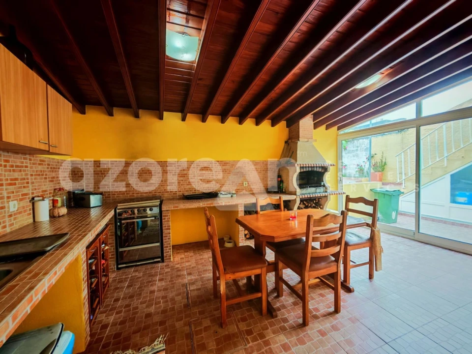 Moradia T3 para Venda em Rabo de Peixe Foto 29