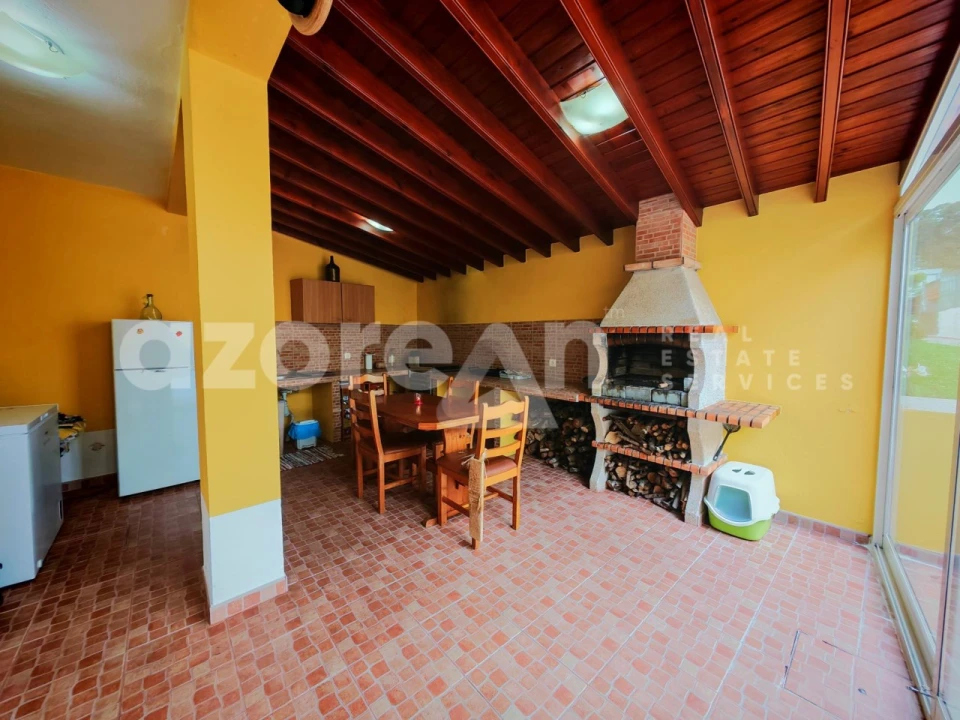 Moradia T3 para Venda em Rabo de Peixe Foto 30