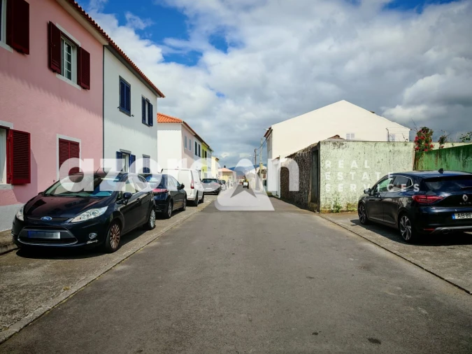 Moradia T3 para Venda em Rabo de Peixe Foto 3