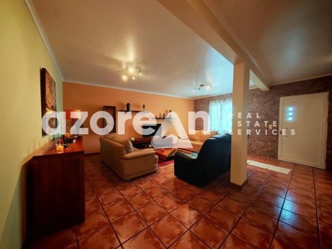 Moradia T3 para Venda em Rabo de Peixe Foto 8