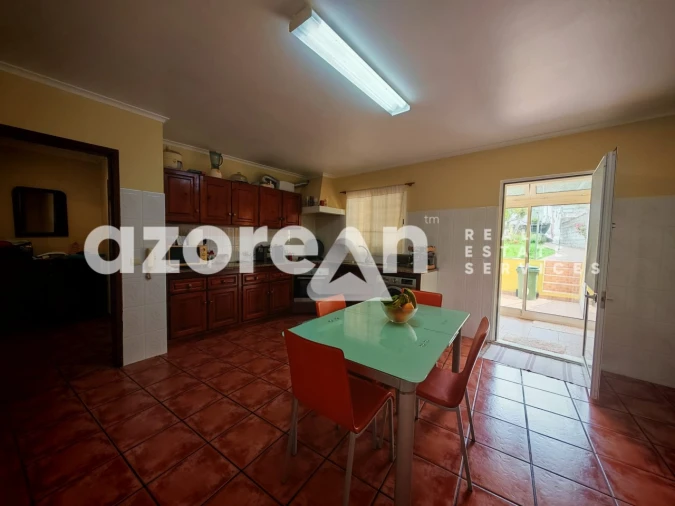 Moradia T3 para Venda em Rabo de Peixe Foto 16