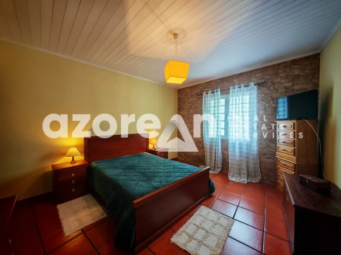 Moradia T3 para Venda em Rabo de Peixe Foto 23