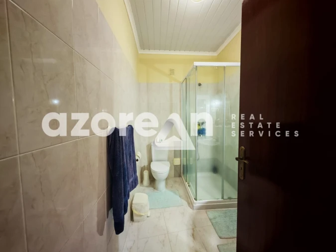 Moradia T3 para Venda em Rabo de Peixe Foto 24