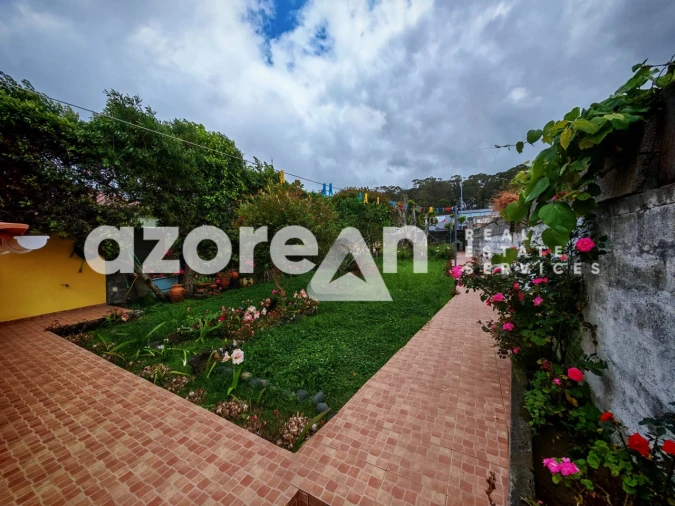 Moradia T3 para Venda em Rabo de Peixe Foto 42