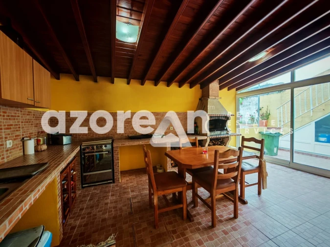 Moradia T3 para Venda em Rabo de Peixe Foto 45