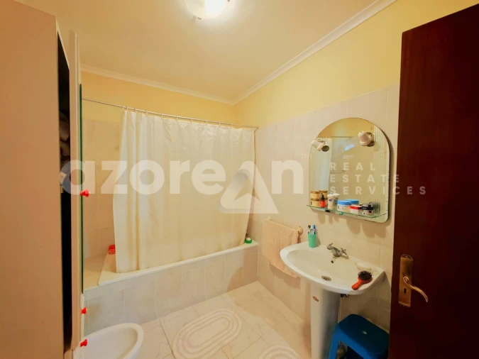 Moradia T3 para Venda em Rabo de Peixe Foto 9