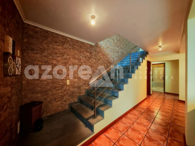 Moradia T3 para Venda em Rabo de Peixe Foto 13