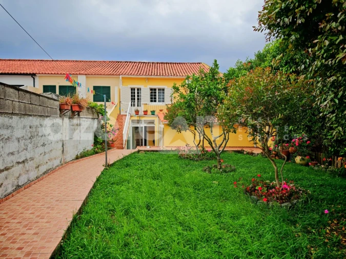 Moradia T3 para Venda em Rabo de Peixe Foto 25