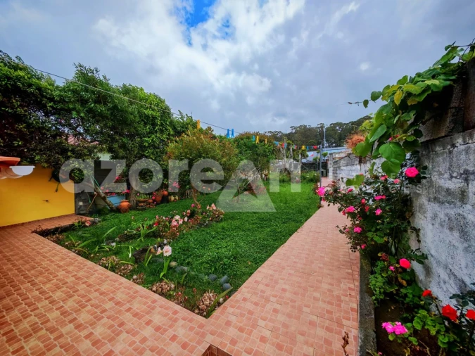 Moradia T3 para Venda em Rabo de Peixe Foto 27