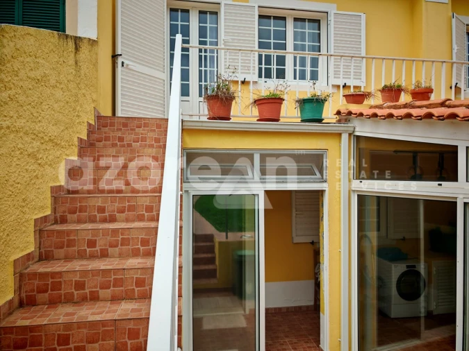 Moradia T3 para Venda em Rabo de Peixe Foto 31