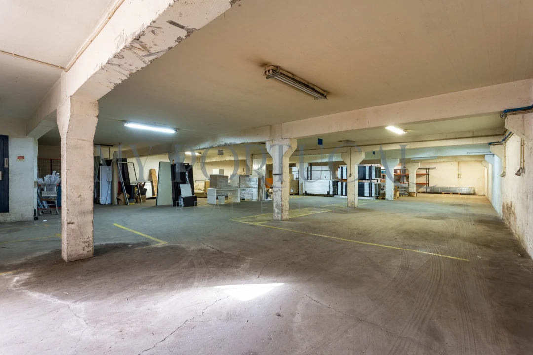 Armazém para Venda em Massamá e Monte Abraão Foto 7