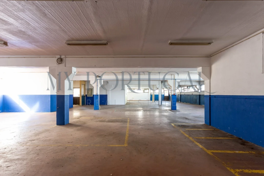 Armazém para Venda em Massamá e Monte Abraão Foto 5