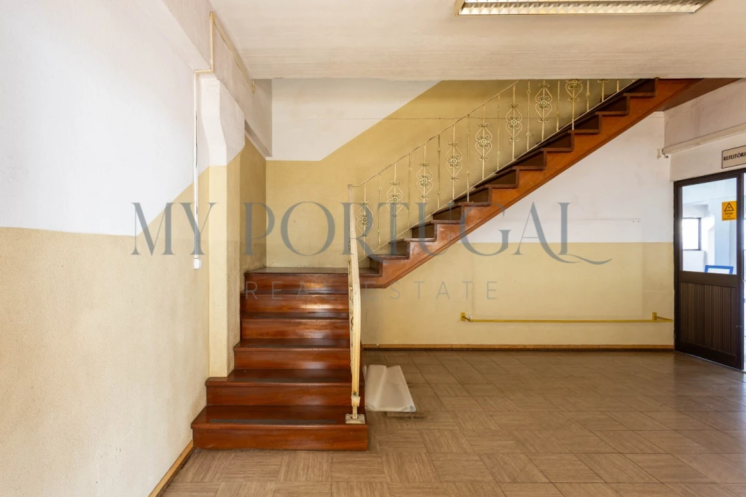 Armazém para Venda em Massamá e Monte Abraão Foto 12