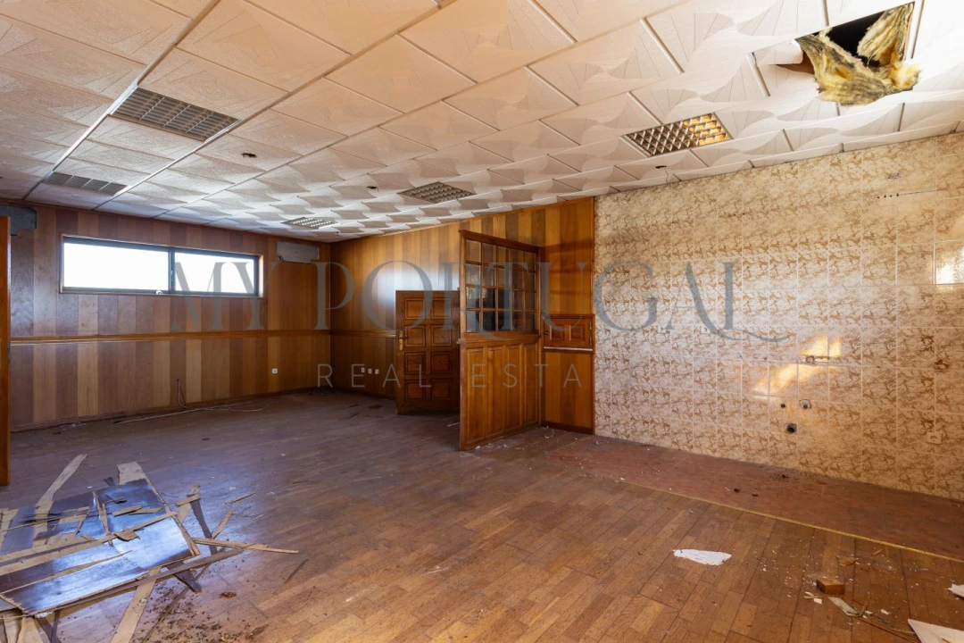 Armazém para Venda em Massamá e Monte Abraão Foto 17