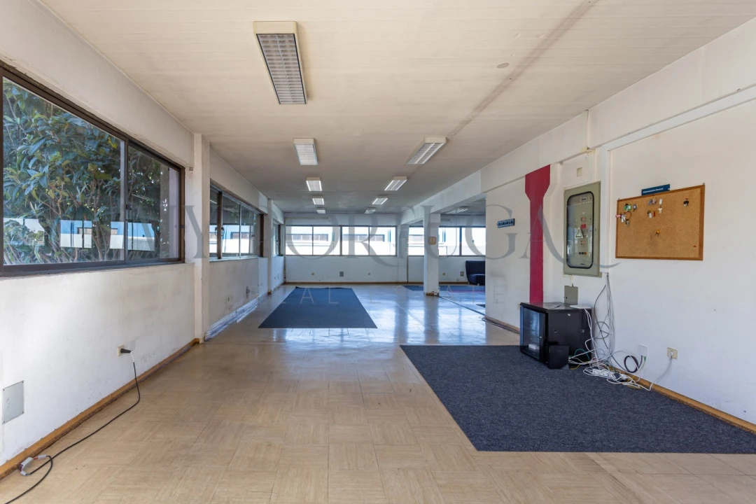 Armazém para Venda em Massamá e Monte Abraão Foto 19