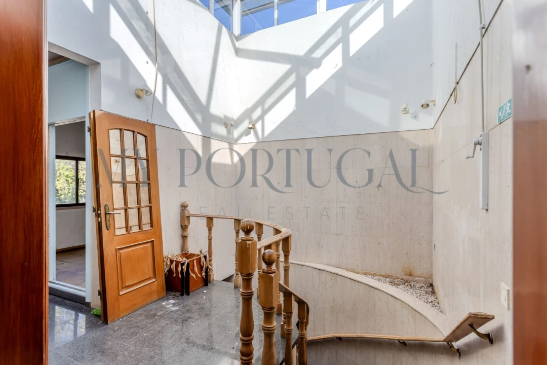 Armazém para Venda em Massamá e Monte Abraão Foto 32