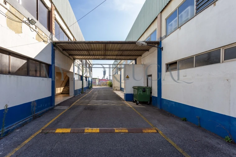 Armazém para Venda em Massamá e Monte Abraão Foto 10