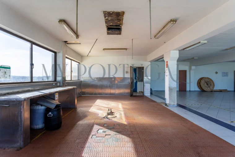 Armazém para Venda em Massamá e Monte Abraão Foto 16