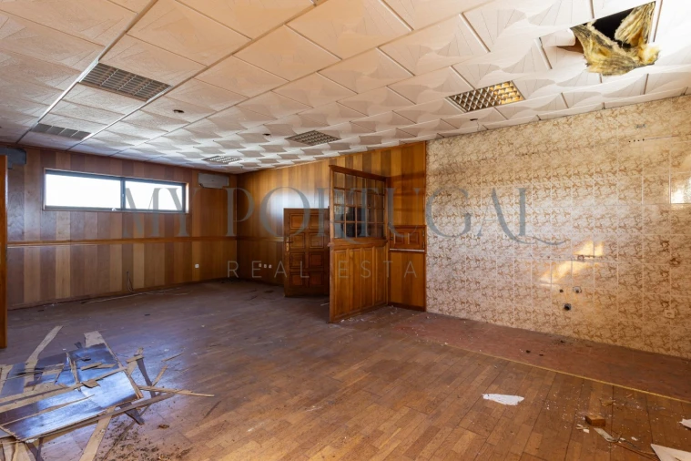 Armazém para Venda em Massamá e Monte Abraão Foto 17