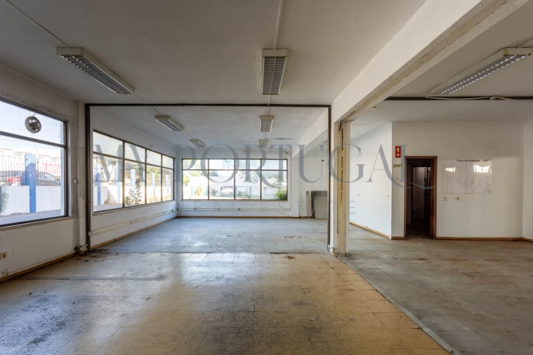 Armazém para Venda em Massamá e Monte Abraão Foto 23