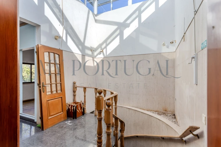 Armazém para Venda em Massamá e Monte Abraão Foto 32