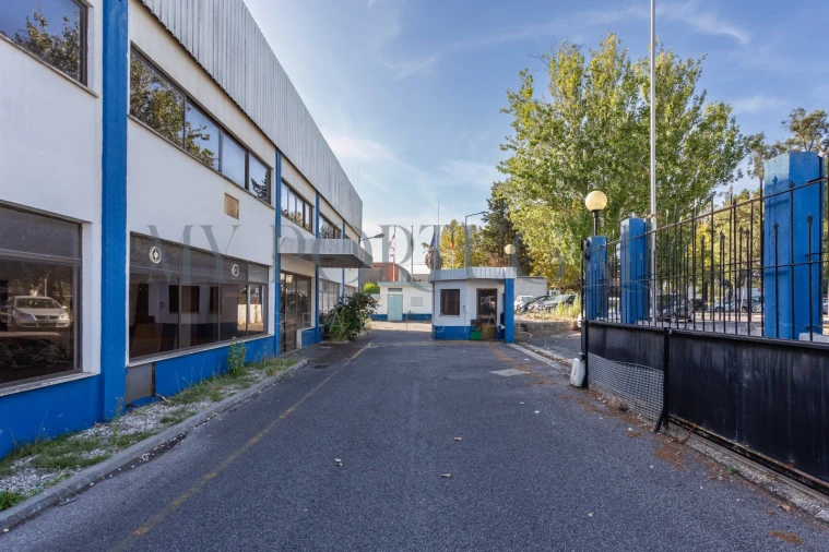 Armazém para Venda em Massamá e Monte Abraão Foto 37