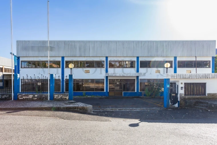 Armazém para Venda em Massamá e Monte Abraão