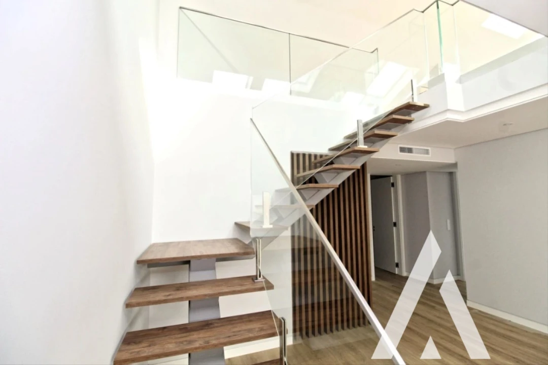 Apartamento T3 para Venda em Carcavelos e Parede Foto 2