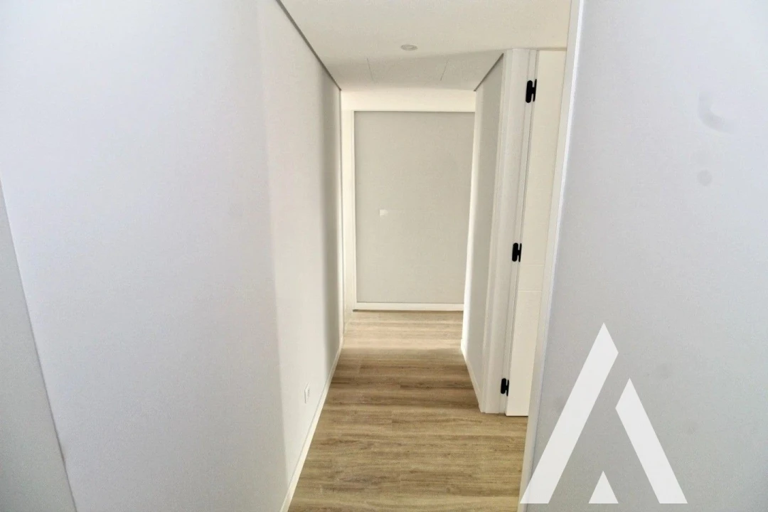 Apartamento T3 para Venda em Carcavelos e Parede Foto 12