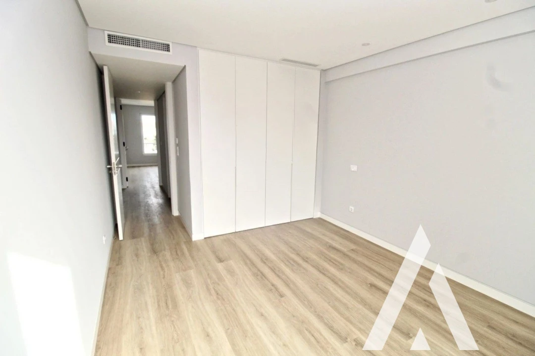 Apartamento T3 para Venda em Carcavelos e Parede Foto 21