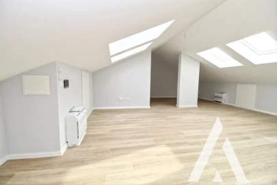 Apartamento T3 para Venda em Carcavelos e Parede