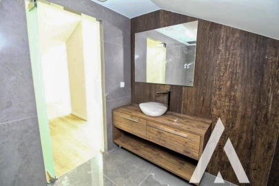 Apartamento T3 para Venda em Carcavelos e Parede
