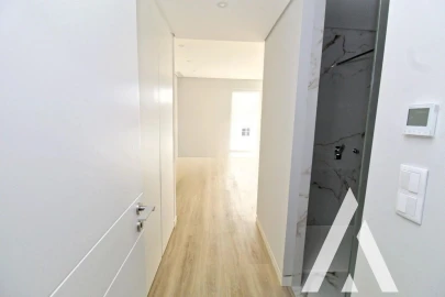 Apartamento T3 para Venda em Carcavelos e Parede