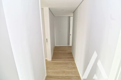 Apartamento T3 para Venda em Carcavelos e Parede