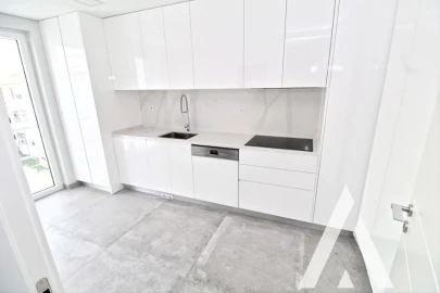 Apartamento T3 para Venda em Carcavelos e Parede