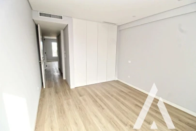 Apartamento T3 para Venda em Carcavelos e Parede