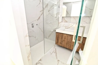Apartamento T3 para Venda em Carcavelos e Parede