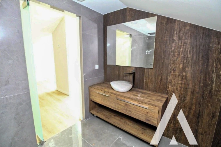 Apartamento T3 para Venda em Carcavelos e Parede Foto 8