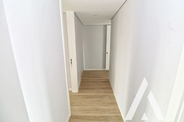 Apartamento T3 para Venda em Carcavelos e Parede Foto 11