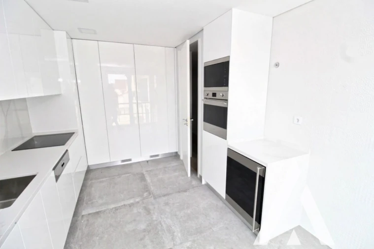 Apartamento T3 para Venda em Carcavelos e Parede Foto 16