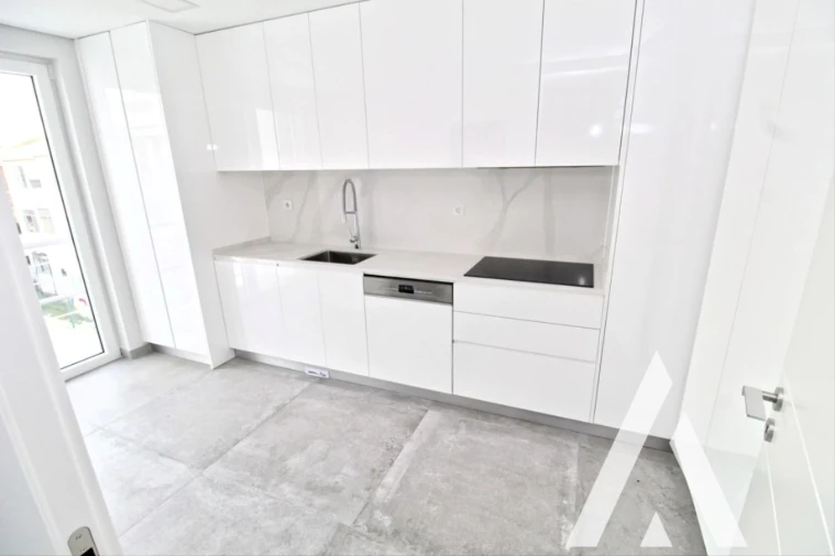 Apartamento T3 para Venda em Carcavelos e Parede Foto 18