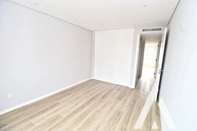 Apartamento T3 para Venda em Carcavelos e Parede Foto 20