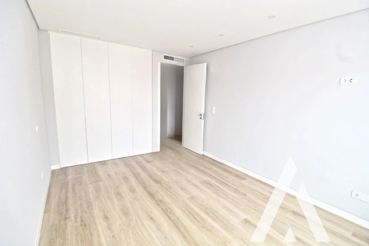 Apartamento T3 para Venda em Carcavelos e Parede Foto 22