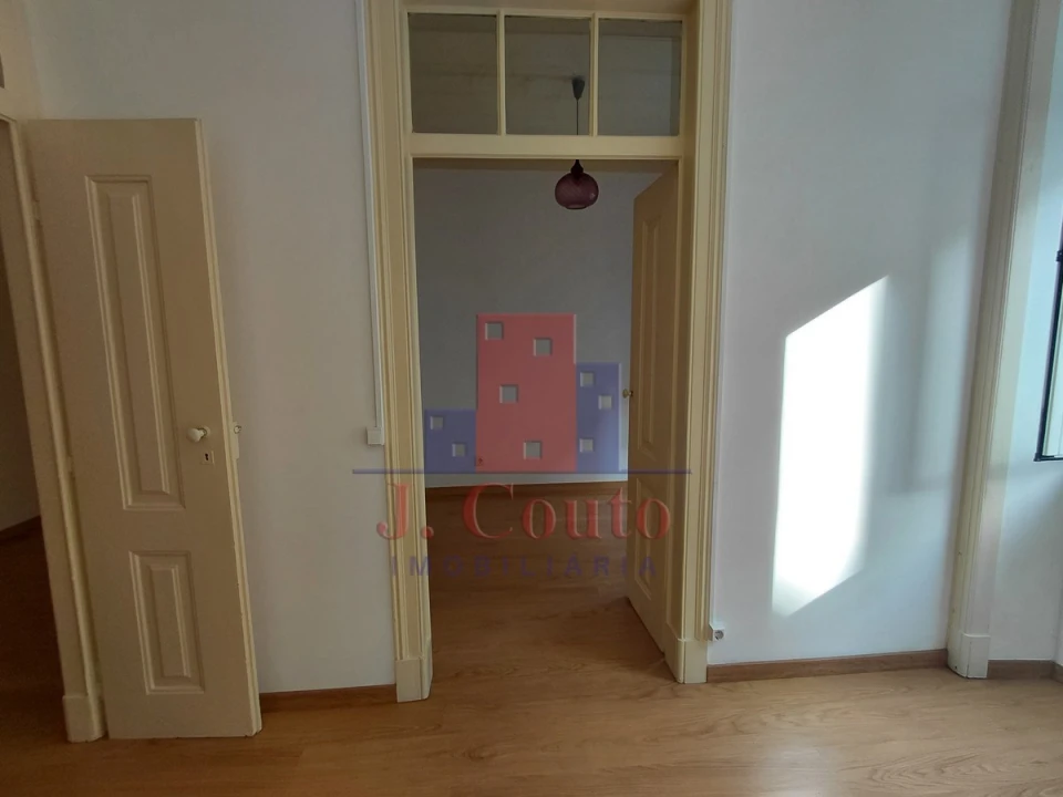 Apartamento T2 para Arrendamento em Nossa Senhora do Pópulo, Coto e São Gregório Foto 4