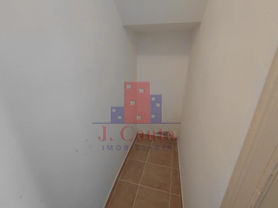 Apartamento T2 para Arrendamento em Nossa Senhora do Pópulo, Coto e São Gregório Foto 16