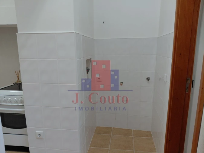 Apartamento T2 para Arrendamento em Nossa Senhora do Pópulo, Coto e São Gregório Foto 9