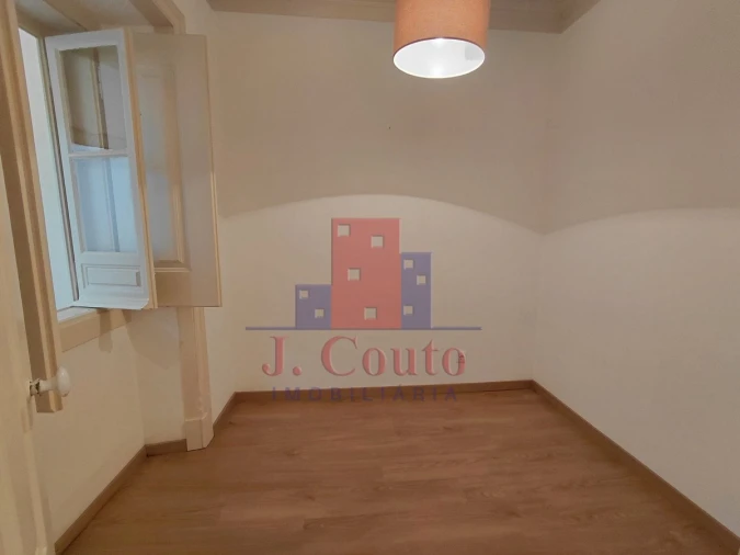 Apartamento T2 para Arrendamento em Nossa Senhora do Pópulo, Coto e São Gregório Foto 18